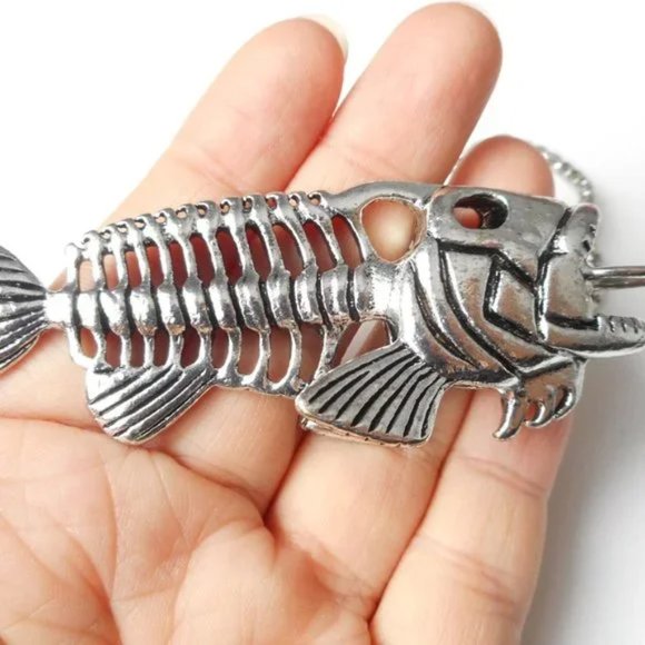 Men's necklace-24" length 3" large 3D silver tone fish skeleton pendant necklace - Picture 3 of 7